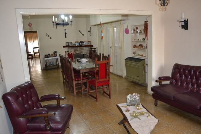 VENTA CASA TIPO CHALET...BALCARCE