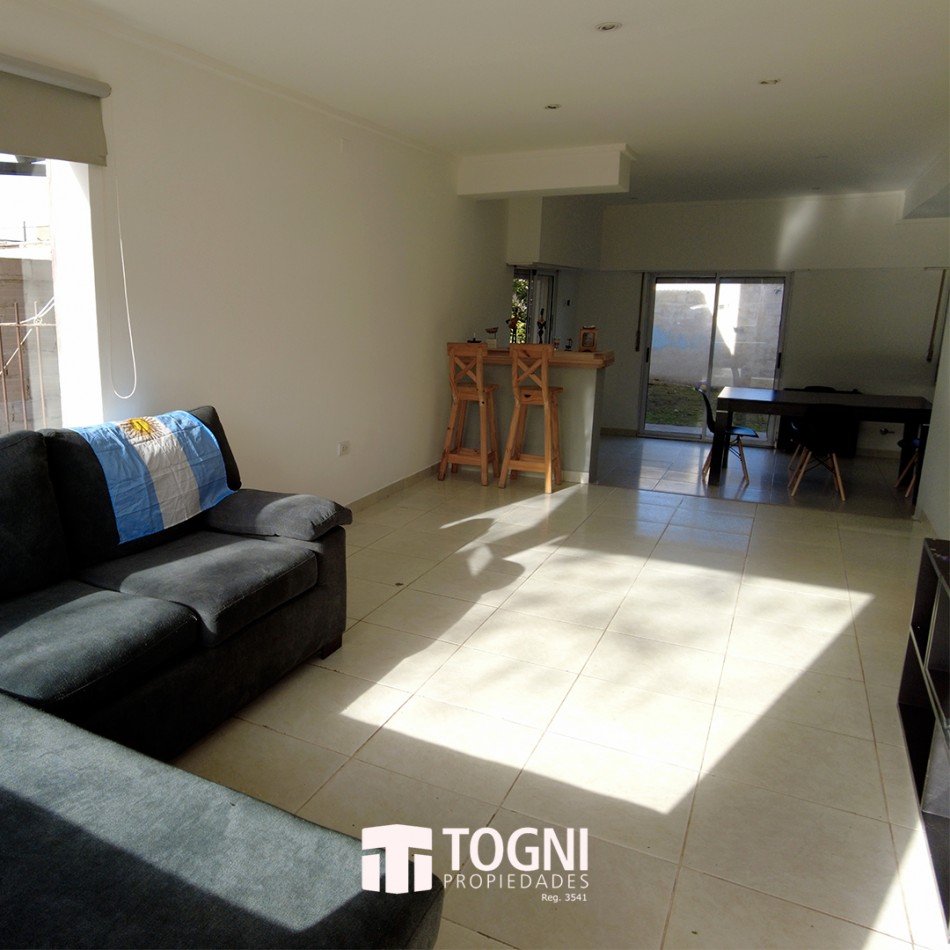 VENTA CASA MODERNA...BALCARCE!