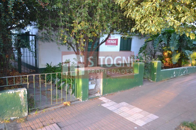 VENTA CASA A RECICLAR !!