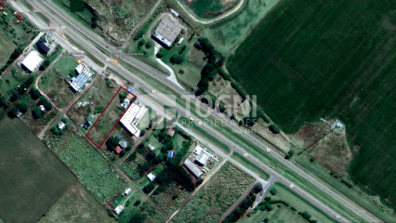 VENTA LOCAL SOBRE RUTA 226