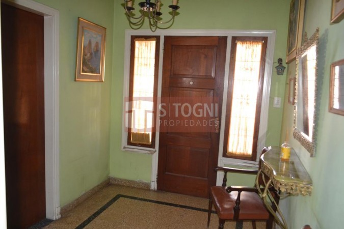 VENTA/PERMUTA CHALET BALCARCE