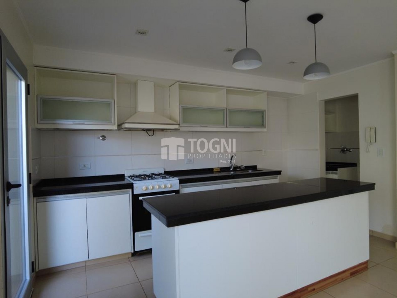 VENTA DUPLEX EXCELENTE ESTADO...BALCARCE