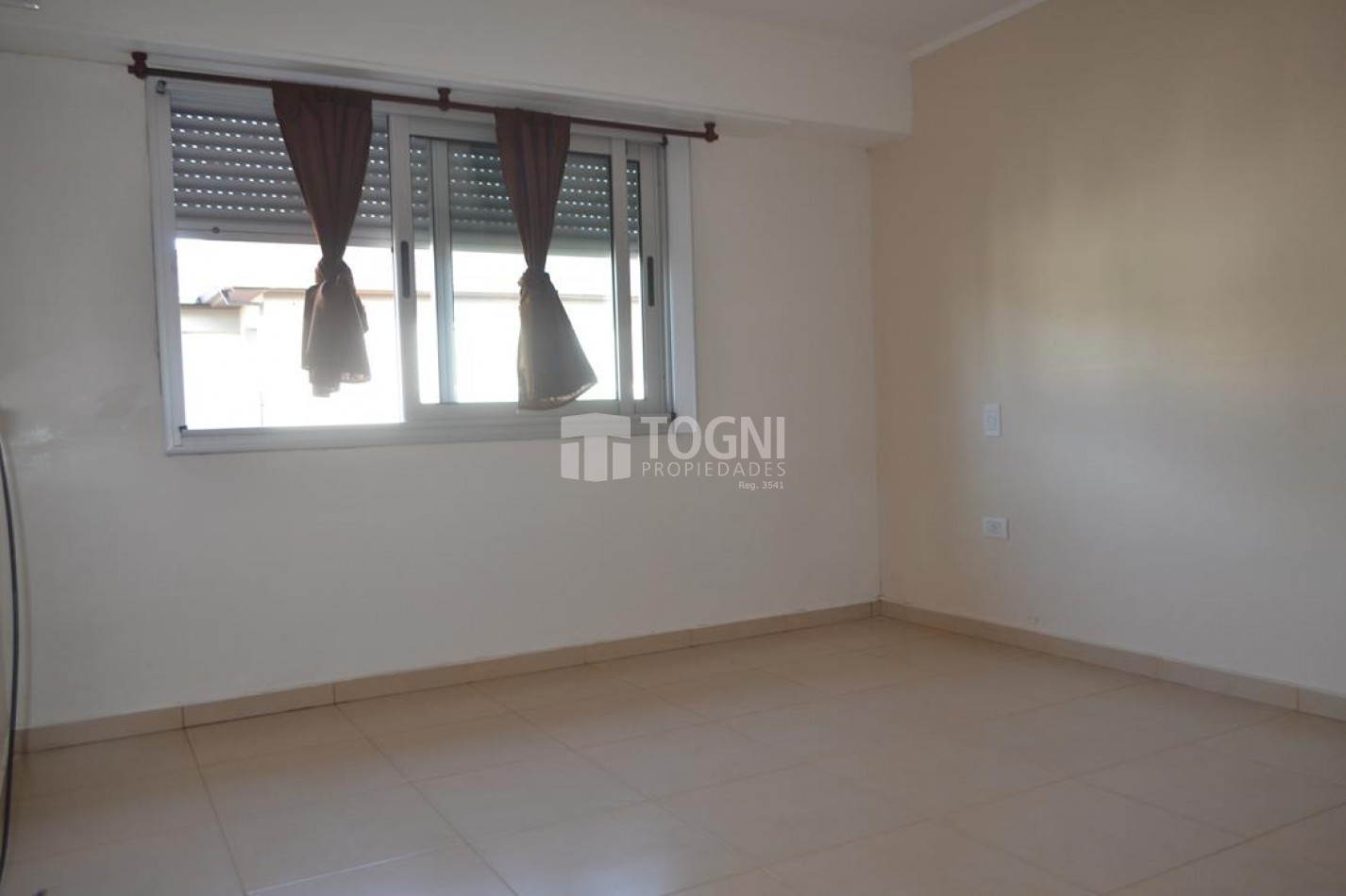 VENTA DUPLEX EXCELENTE ESTADO...BALCARCE