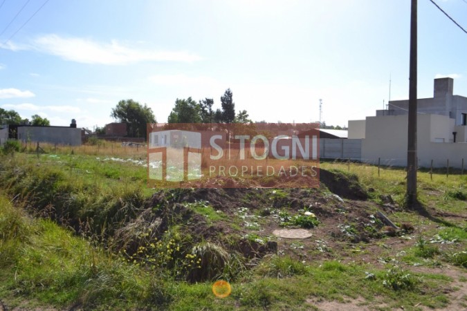 VENTA TERRENO 10 x 20...BALCARCE
