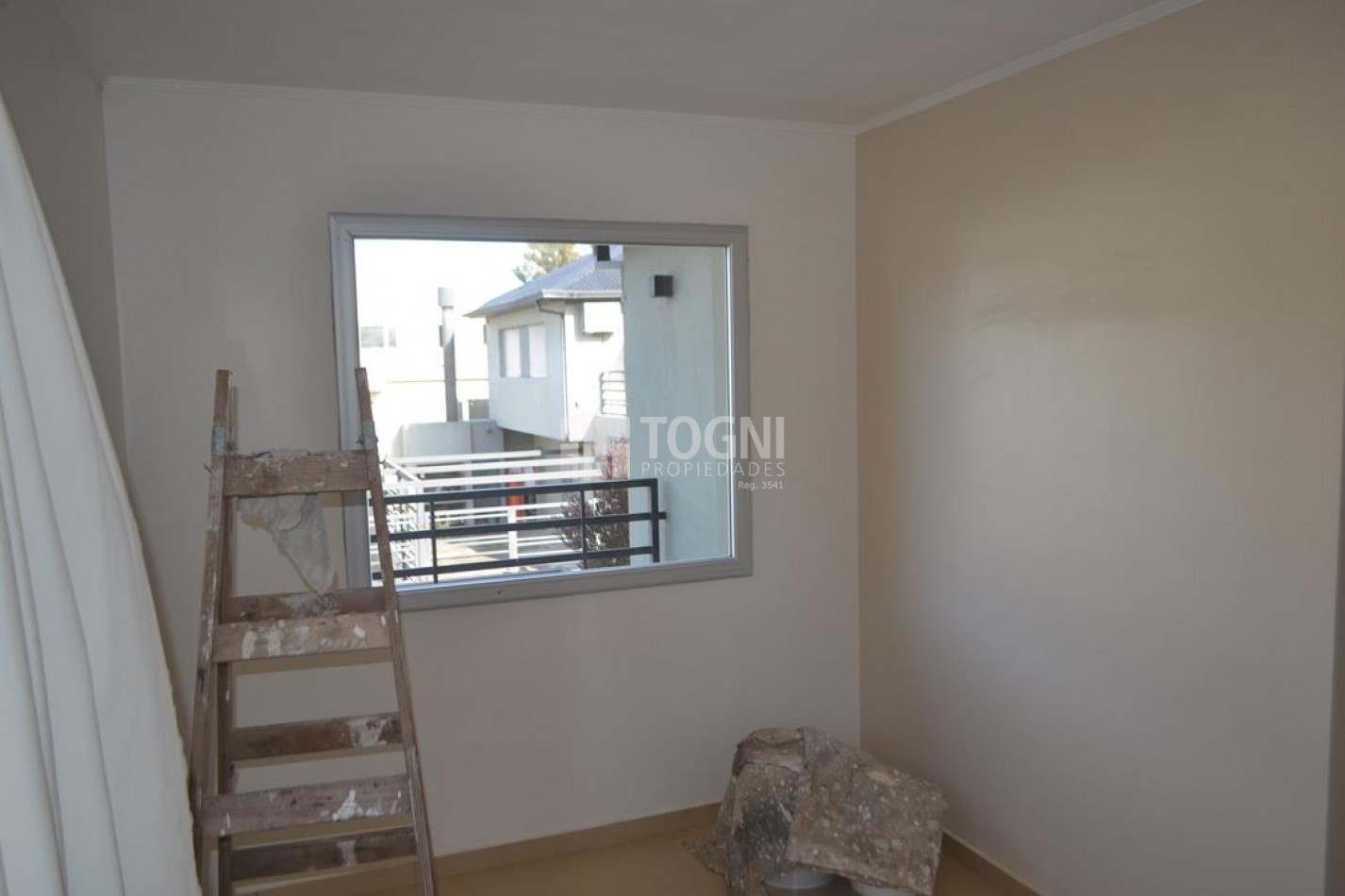 VENTA DUPLEX EXCELENTE ESTADO...BALCARCE
