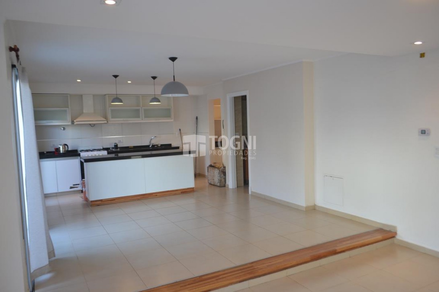 VENTA DUPLEX EXCELENTE ESTADO...BALCARCE