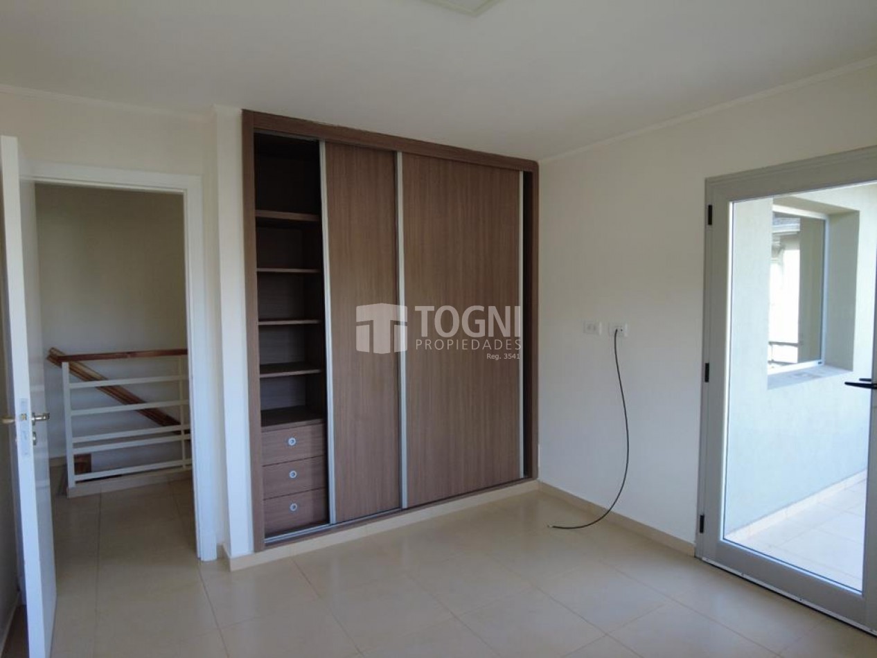 VENTA DUPLEX EXCELENTE ESTADO...BALCARCE