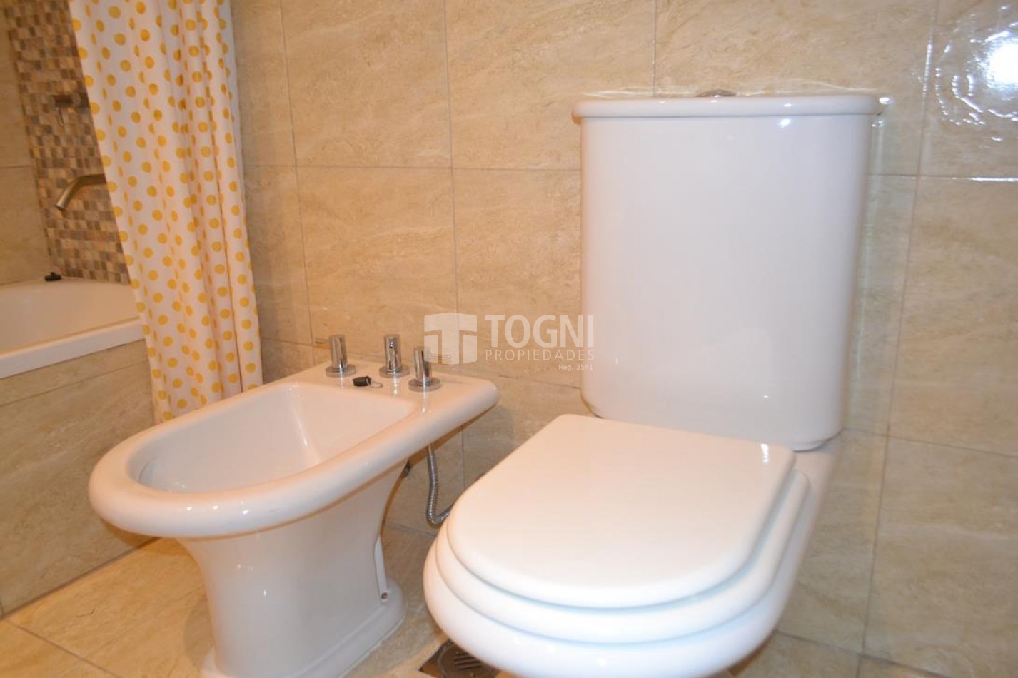 VENTA DUPLEX EXCELENTE ESTADO...BALCARCE
