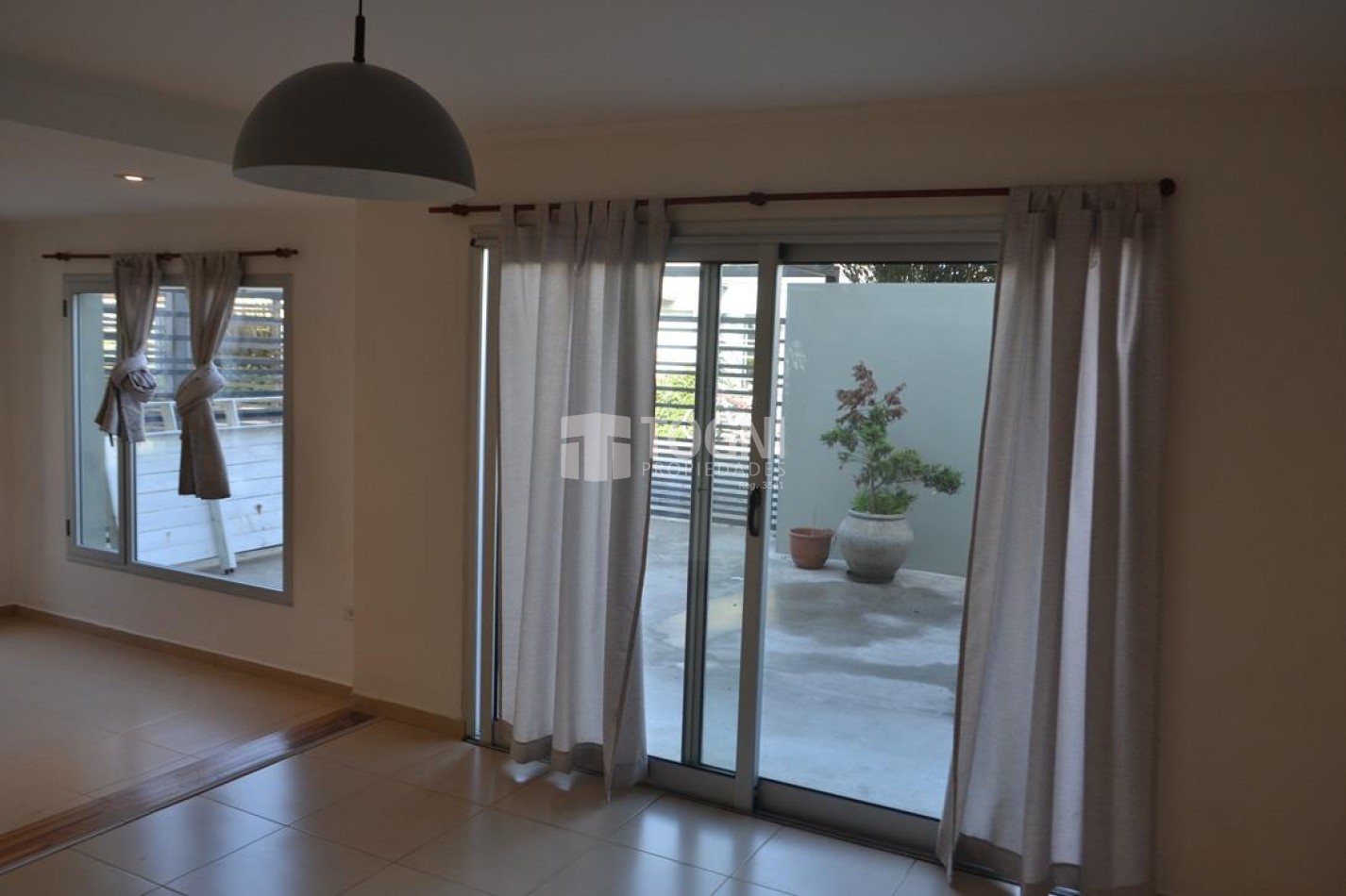 VENTA DUPLEX EXCELENTE ESTADO...BALCARCE