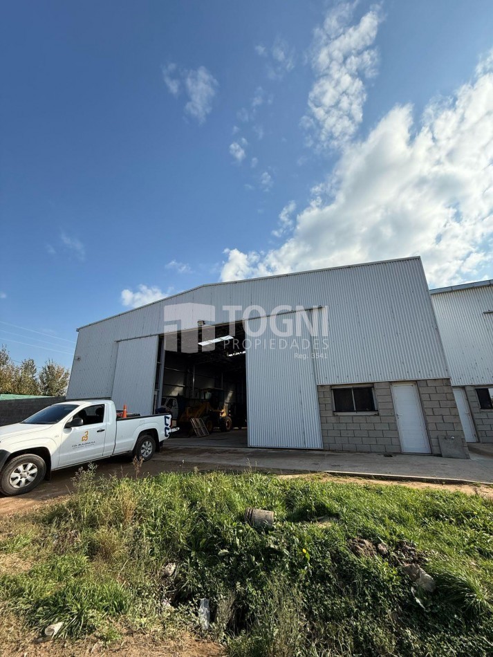 VENTA EXCELENTE GALPON DE 17m X 26,40m, SOBRE ESQUINA....BALCARCE!