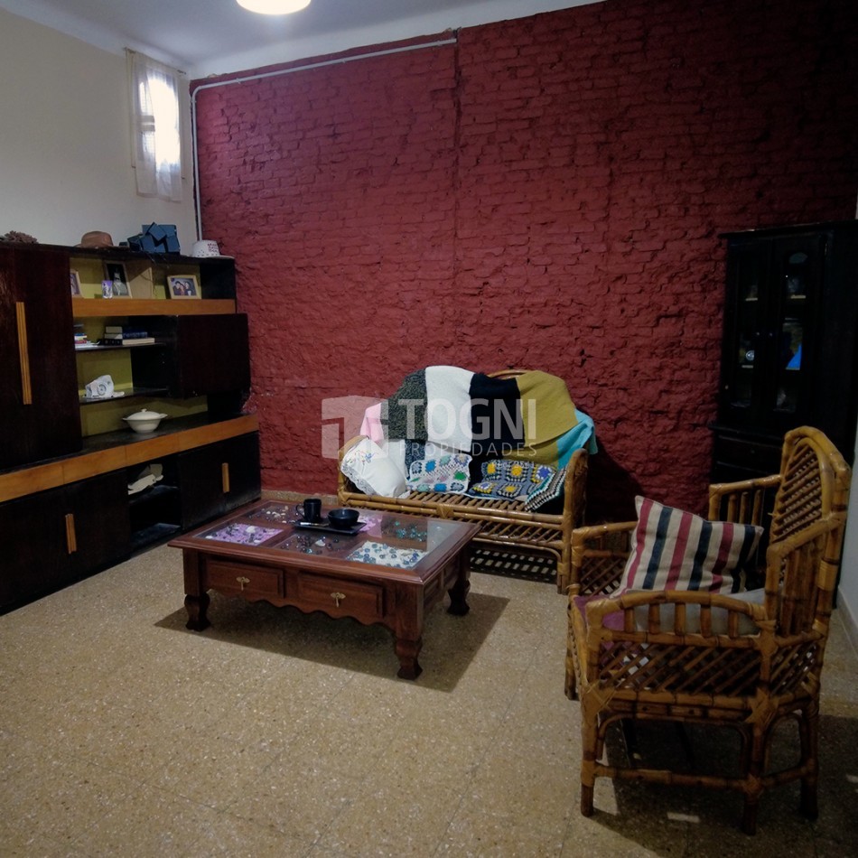 VENTA CASA + LOCAL...BALCARCE