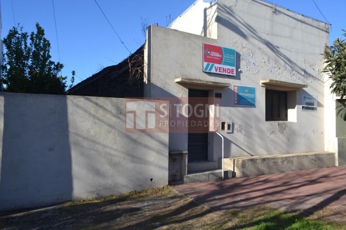 VENTA CASA ANTIGUA...BALCARCE