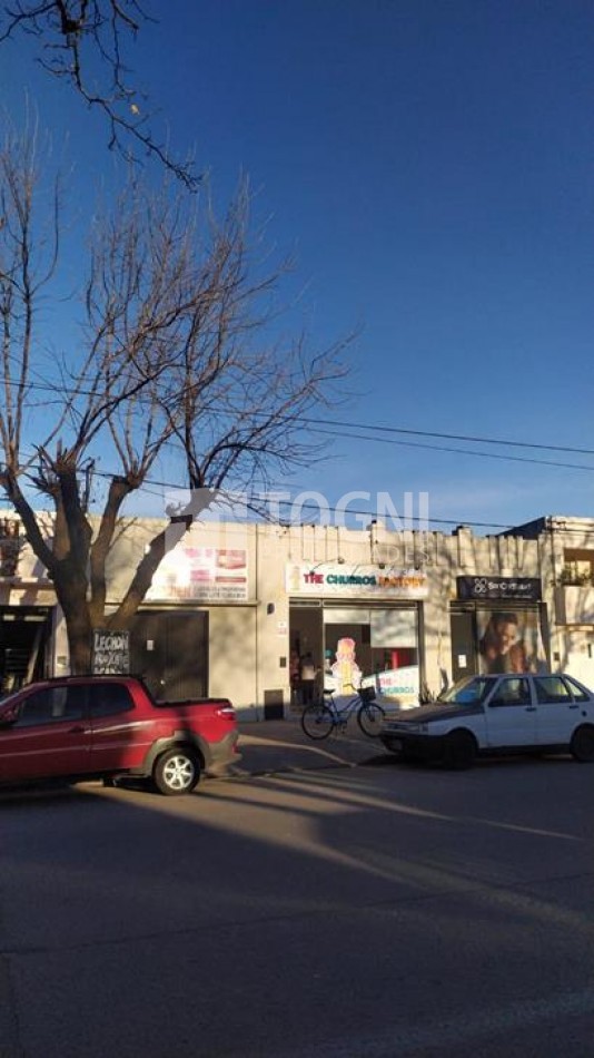 VENTA 2 LOCALES + TERRENO