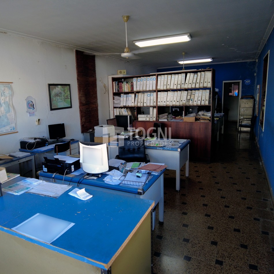 VENTA CASA + LOCAL...BALCARCE