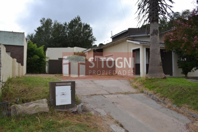 VENTA CASA MAS DEPTOS...BALCARCE