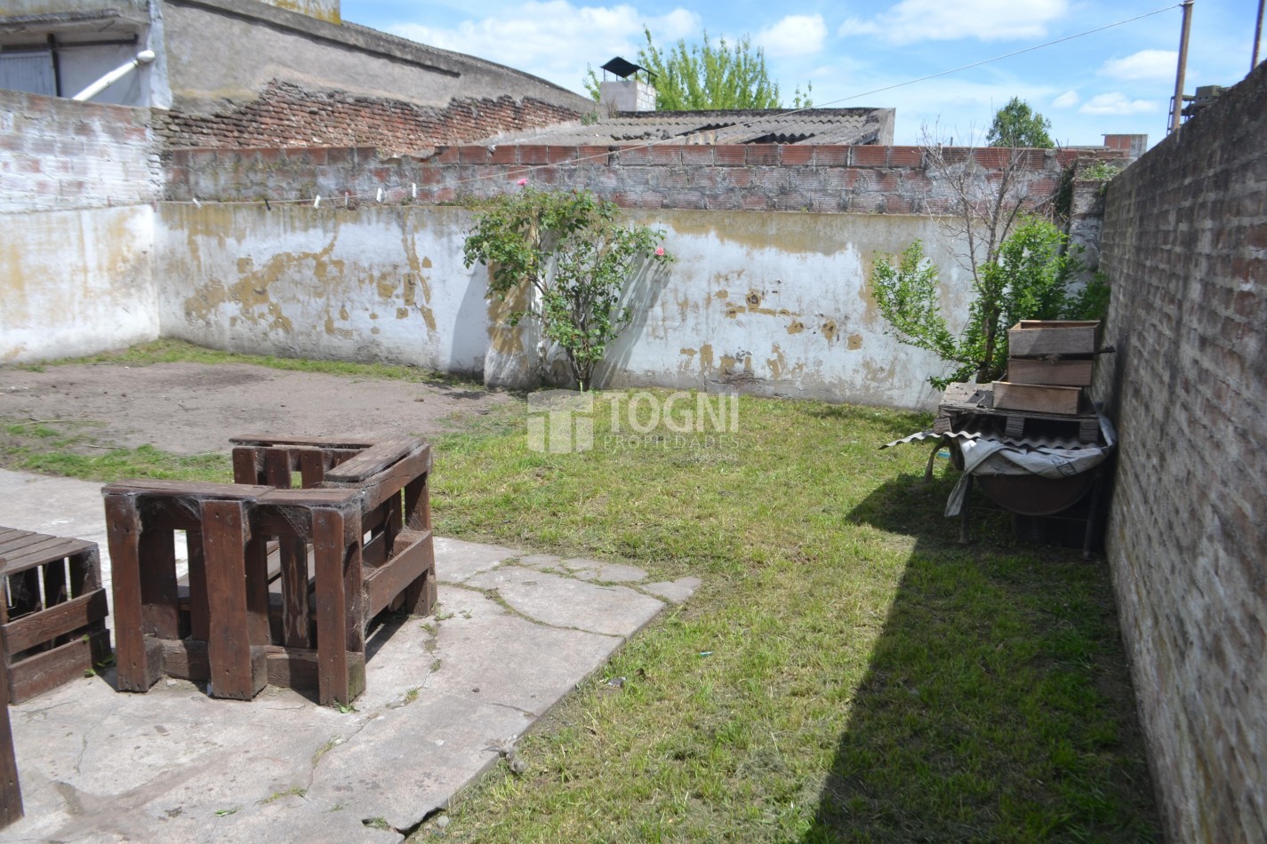 VENTA DE CASA CON MEJORAS!...BALCARCE