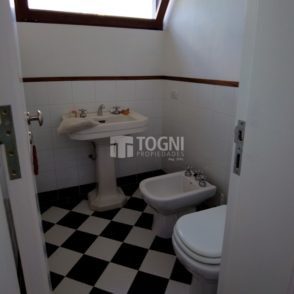 VENTA EXCELENTE CASA.... IMPERDIBLE !