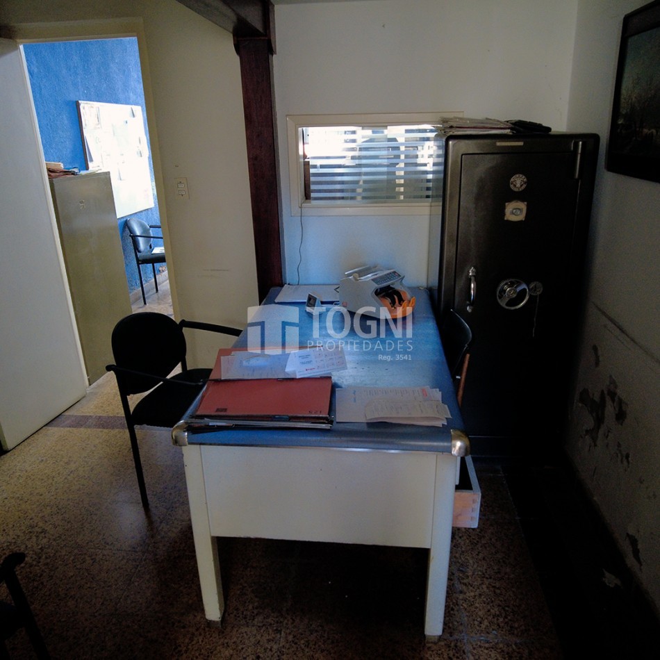 VENTA CASA + LOCAL...BALCARCE