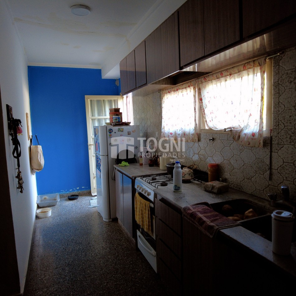 VENTA CASA + LOCAL...BALCARCE