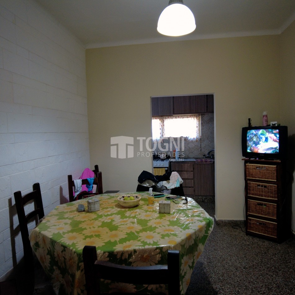 VENTA CASA + LOCAL...BALCARCE