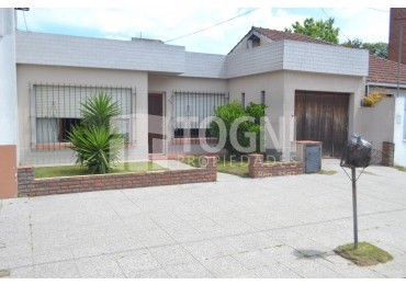 VENTA DE CASA CON MEJORAS!...BALCARCE