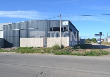 VENTA/ALQUILER EXCELENTE GALPON SOBRE ESQUINA...BALCARCE !!